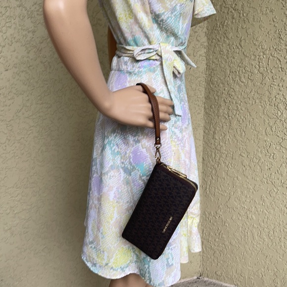 Michael Kors Jet Set Travel Large Travel CONTINENTAL Wallet-Wristlet - Picture 13 of 16